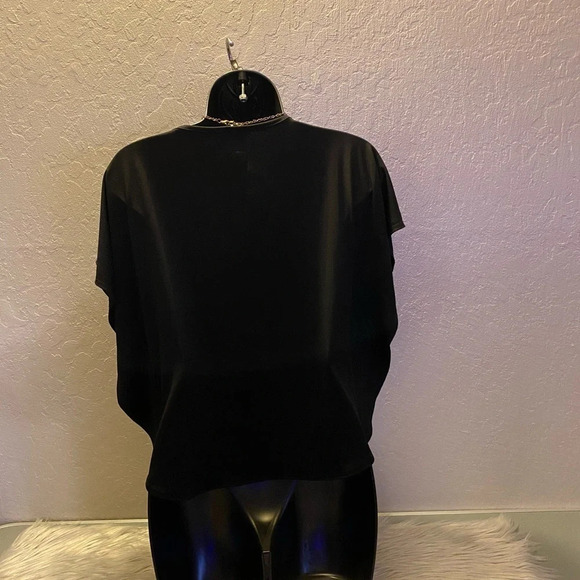 🆕 Julie’s Closet Black Blouse with Accent Necklace - Picture 6 of 9